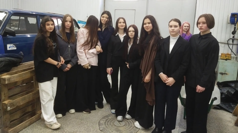 Наши девятиклассники отправились изучать мир профессий будущего!